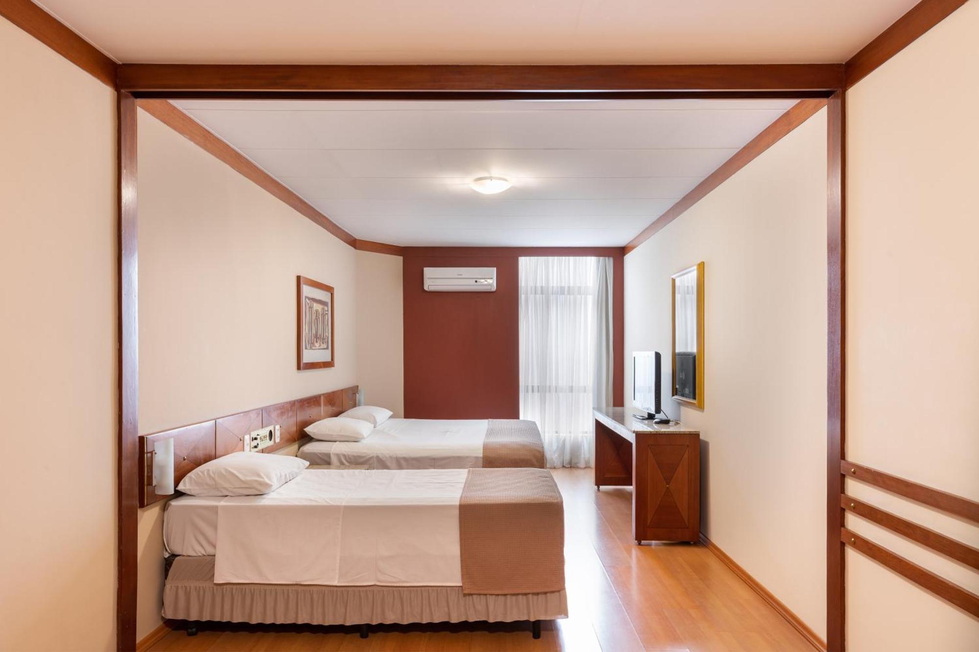 Hotel Crystal ลอนดริน่า ภายนอก รูปภาพ