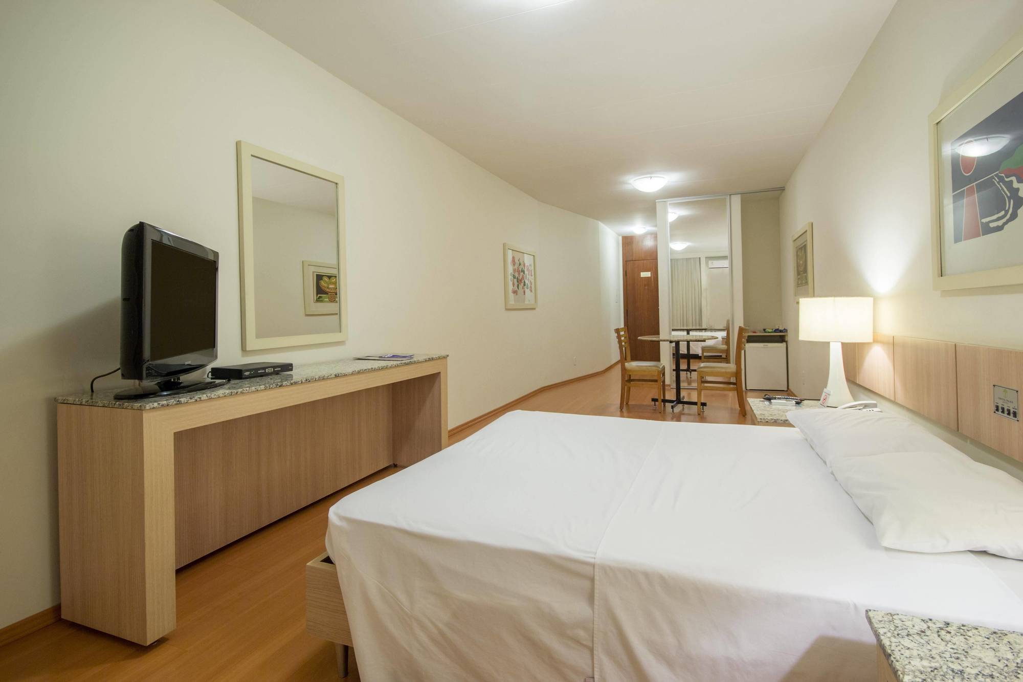 Hotel Crystal ลอนดริน่า ภายนอก รูปภาพ
