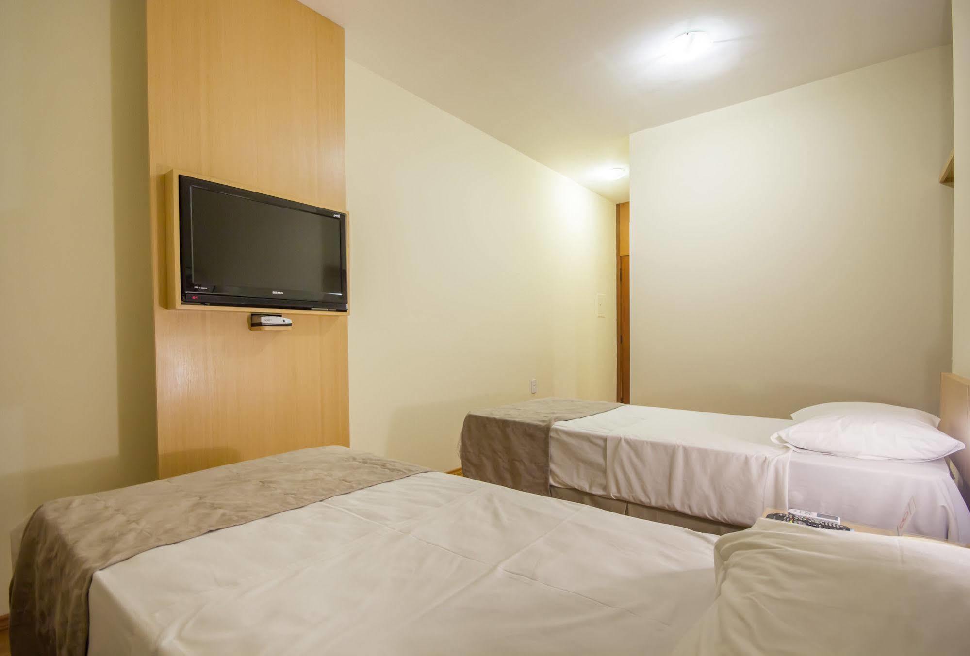 Hotel Crystal ลอนดริน่า ภายนอก รูปภาพ