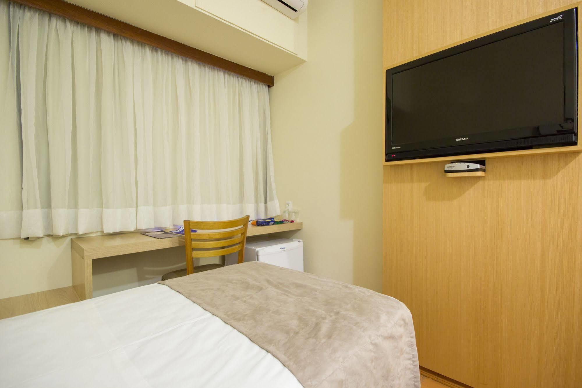 Hotel Crystal ลอนดริน่า ภายนอก รูปภาพ