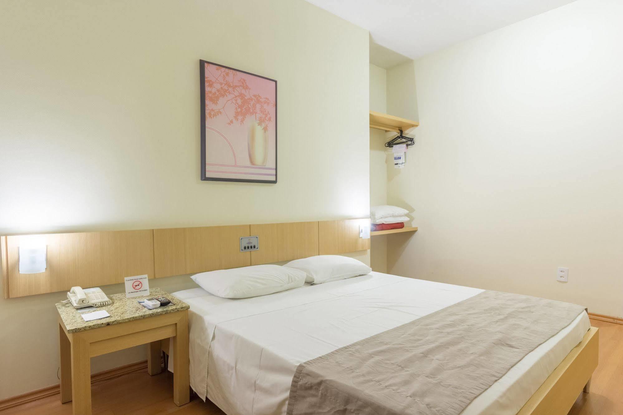 Hotel Crystal ลอนดริน่า ภายนอก รูปภาพ